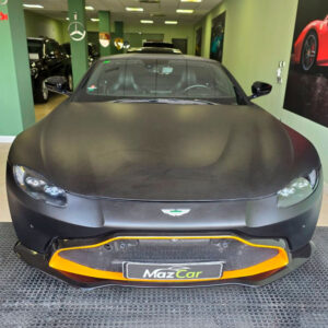 Aston Martin - Vantage V8